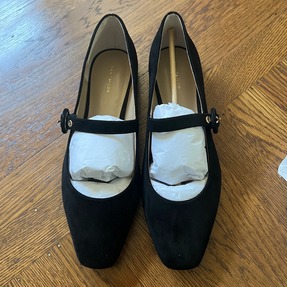 Ann Taylor Mary Jane Suede Flats - Sz 9